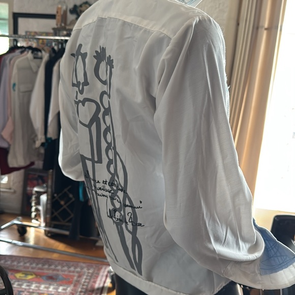 White button down with top stitching and patches - Picture 7 of 10